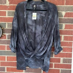 Open front black/grey blouse